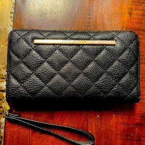 Black quilted Steve Madden wallet